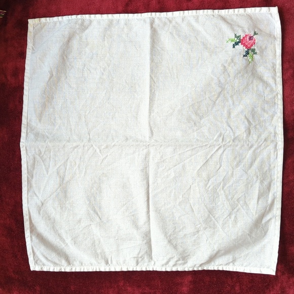 8 Vintage Napkins With Cross Stitch Flowers - Picture 12 of 12